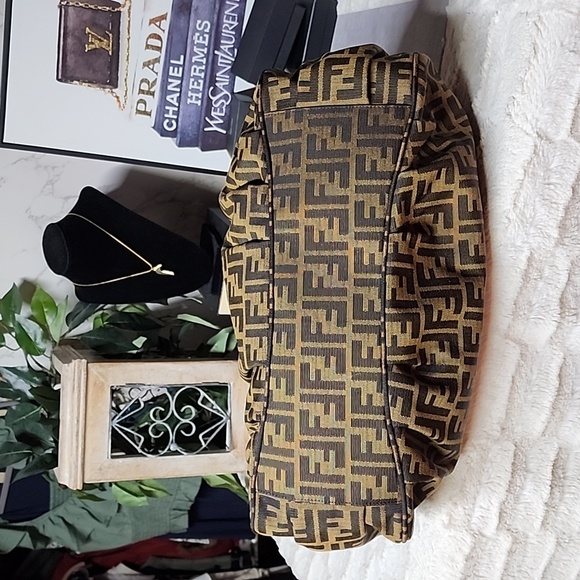 Fendi Zucca print shoulder bag - Picture 9 of 16